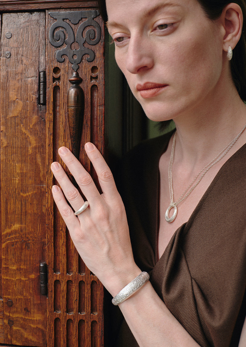 Slit of Light Necklace