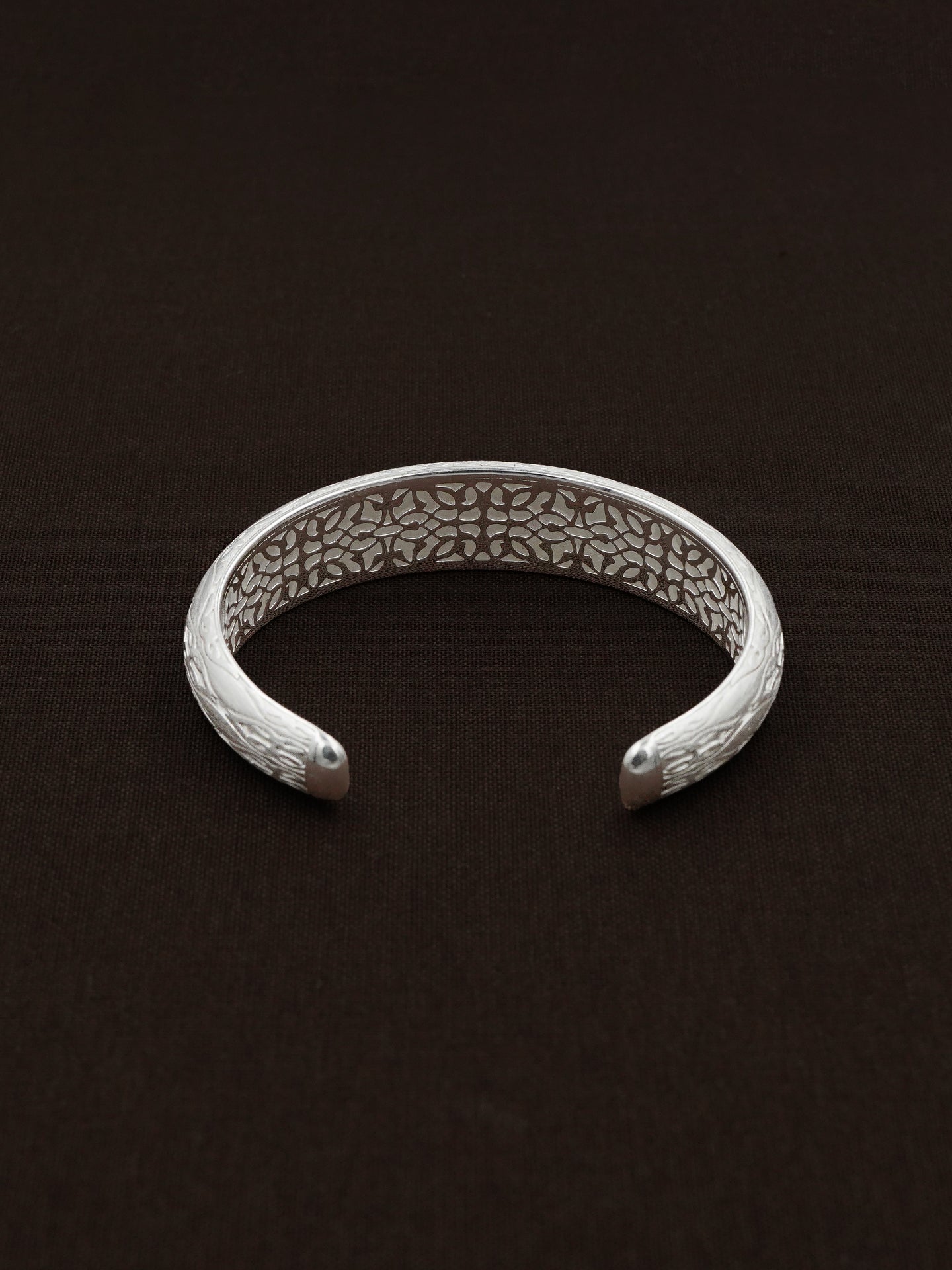 Slit of Light Bangle