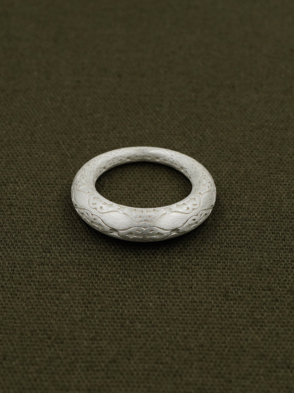 Slit of Light Ring