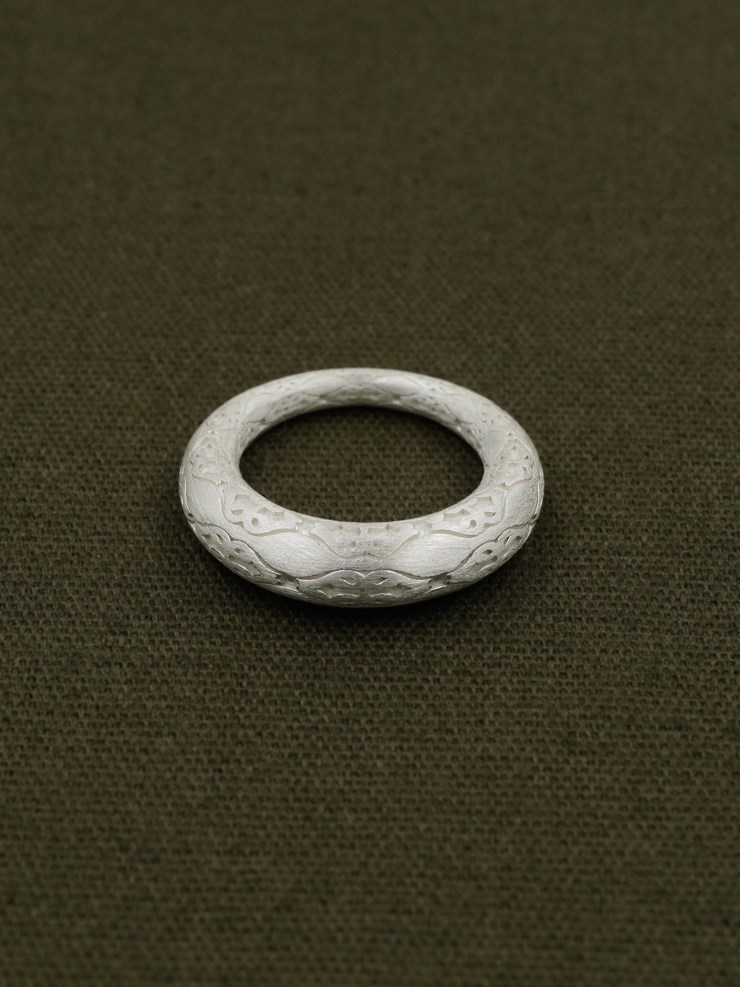 Slit of Light Ring